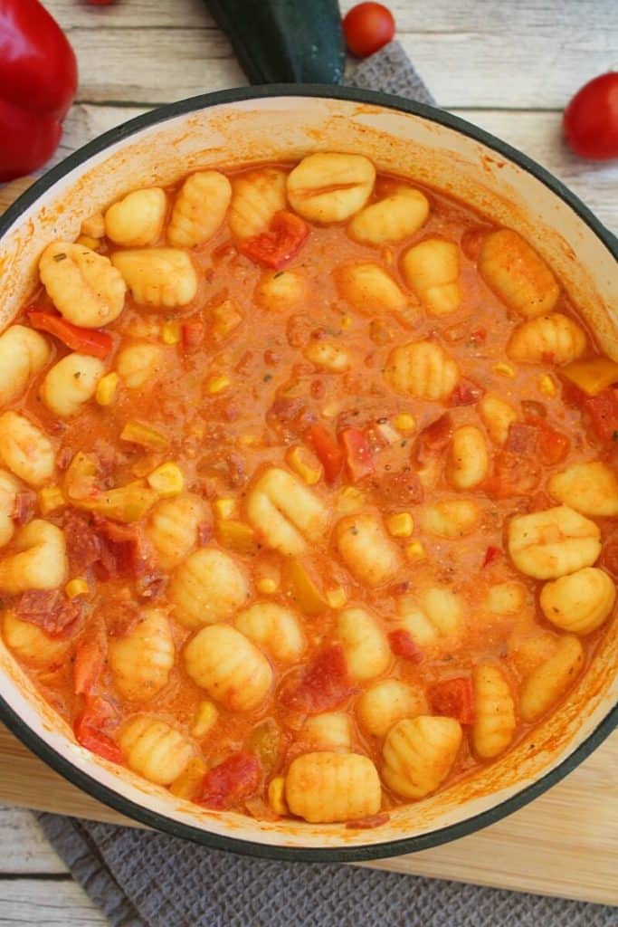 Gnocchi In Schinken Salami Tomatenso E