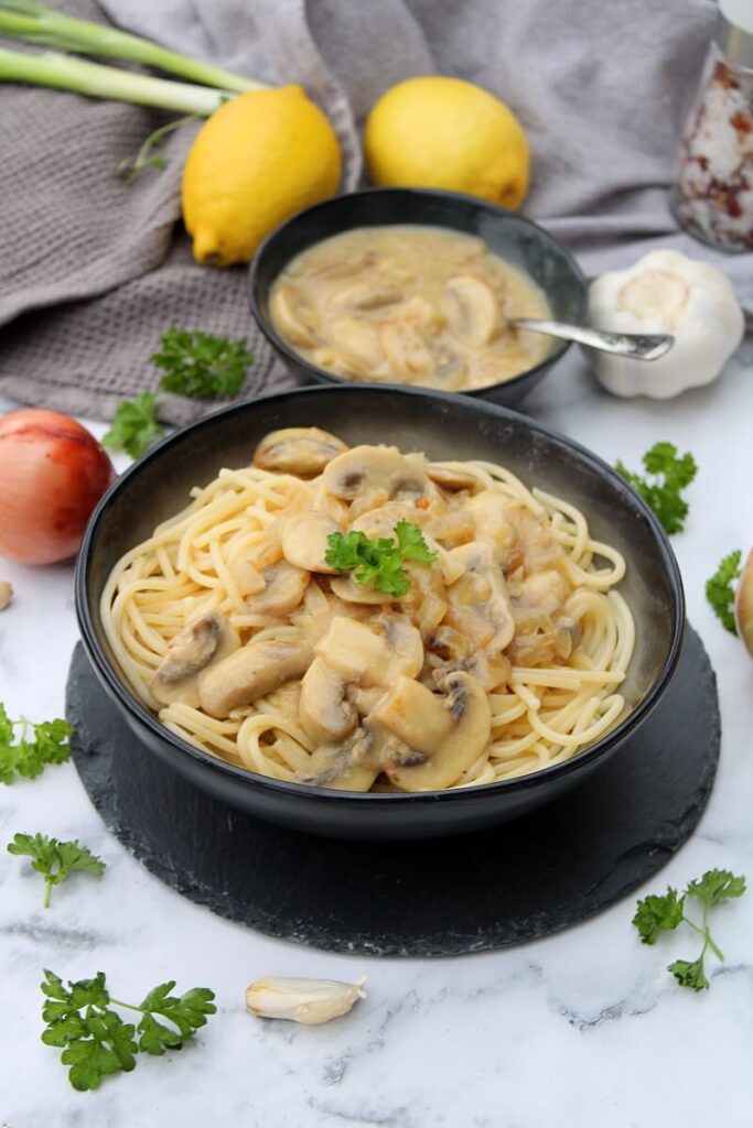 Spaghetti in cremiger Champignon-Soße